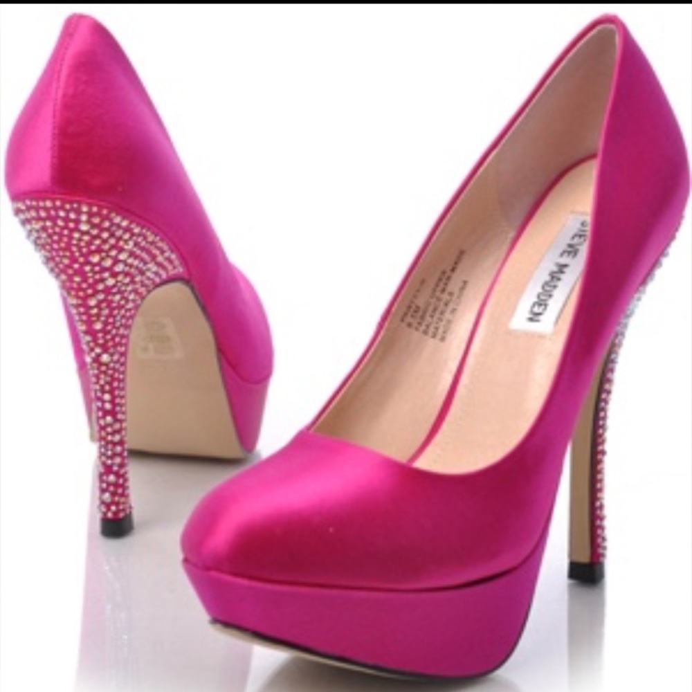 Steve Madden Satin Pumps